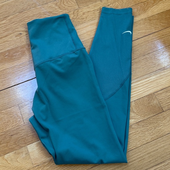 Nike Pants - NWT Nike One High-Rise 7/8 Leggings XS